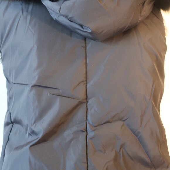 Women's Black Fur Vest - Picture 13 of 16